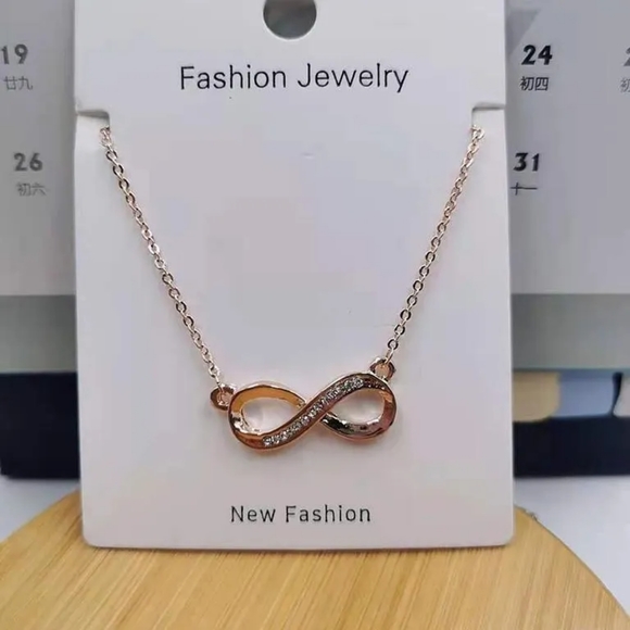 🔥🔥Clearance SALE 🔥🔥 Brand new latest designer chain pendant set. - Picture 2 of 3